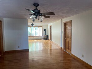 Building Photo - 515 W Court St