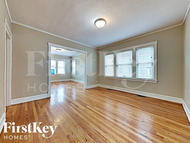 Foto del edificio - 5143 W Fletcher St