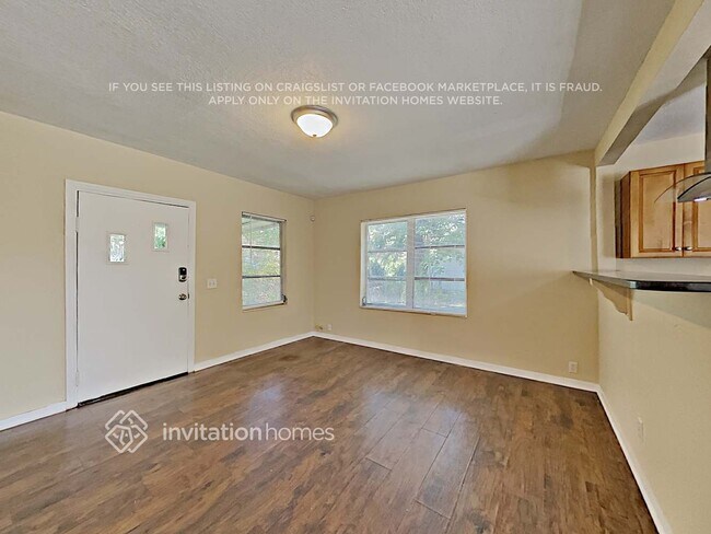 Foto del edificio - 9501 N Albany Ave