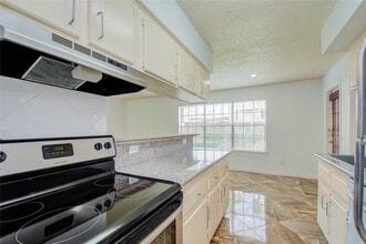 Building Photo - 2750 Holly Hall St