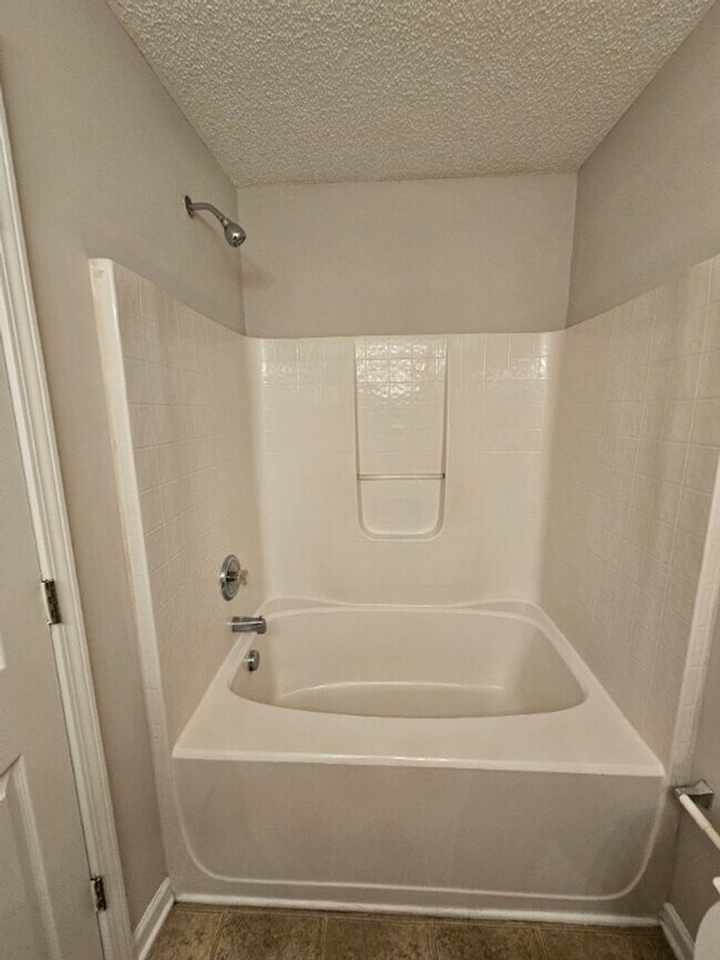 Building Photo - 1300 Maple Valley Ct