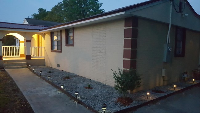 Building Photo - 1274 Hodson Dr