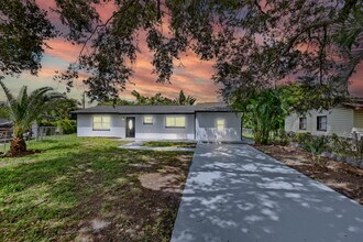 Building Photo - 2570 Charleston Park Dr