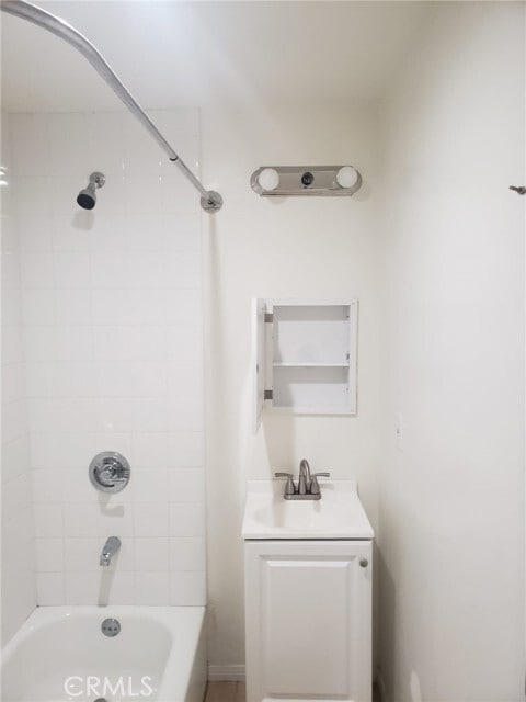 Building Photo - 716 W 75th St