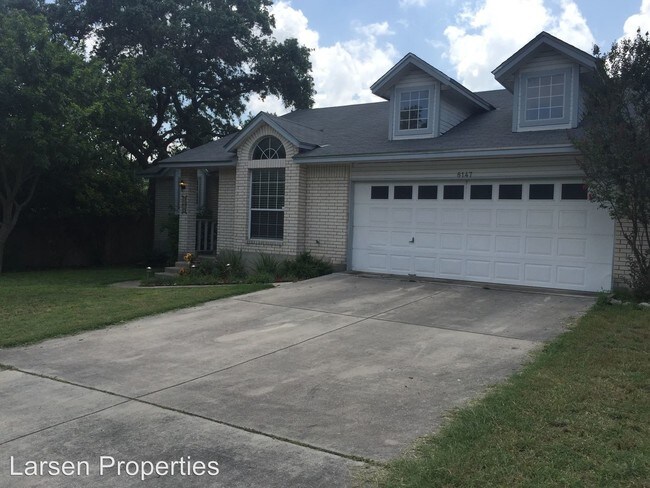 Building Photo - 8147 Oak Island Dr