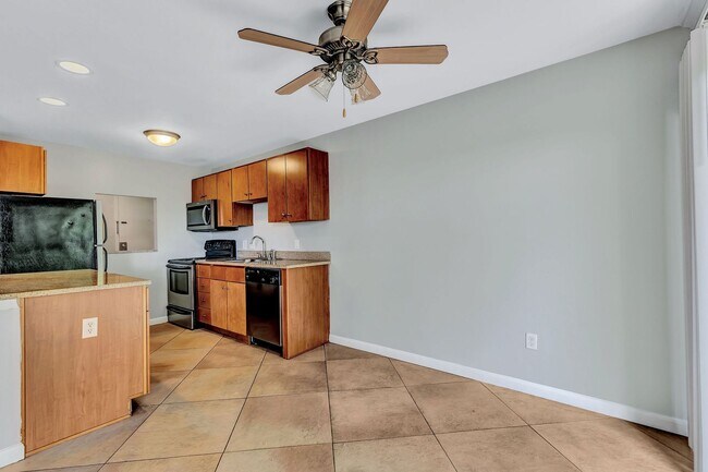 Building Photo - Spacious City Living at Linwood Towers – U...