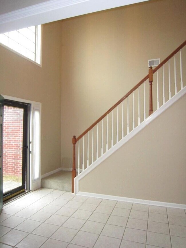 Building Photo - 2353 Dogwood Trace Blvd