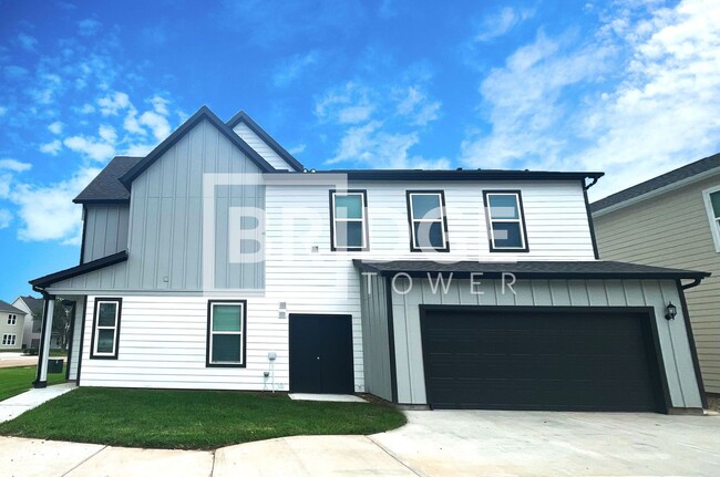 Building Photo - 325 Huisache St
