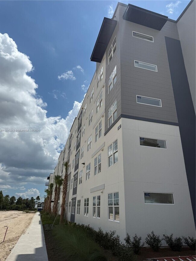 Building Photo - 5592 Pga Blvd