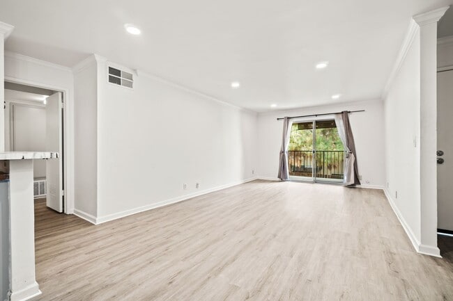 Photo - 247 N Capitol Ave Apartment