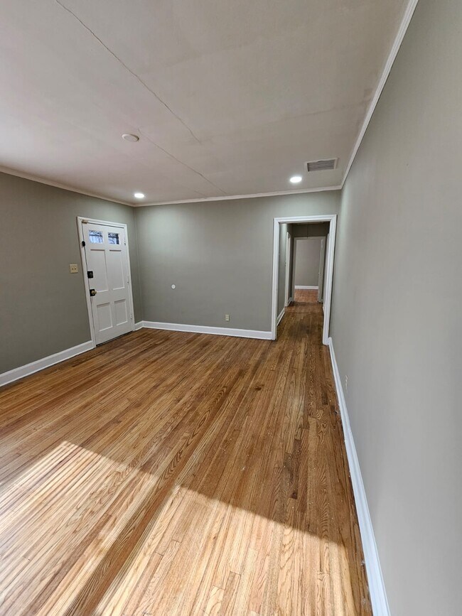 Foto del edificio - 1031 Hudson St