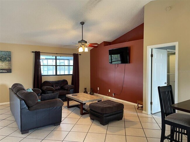 Building Photo - 222 Loma Bonita Dr