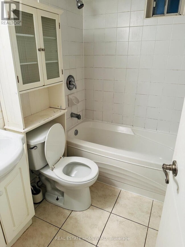 Building Photo - 68 Hart Ave