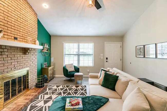 Building Photo - 929 Cool Valley Dr