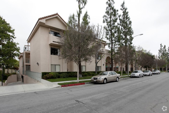 Building Photo - Park Avenue Apartments