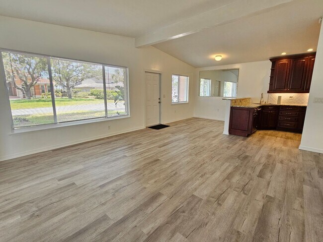 Building Photo - Annual Unfurnished 3 Bedroom 2 Bathroom Single Family Home in Osprey!