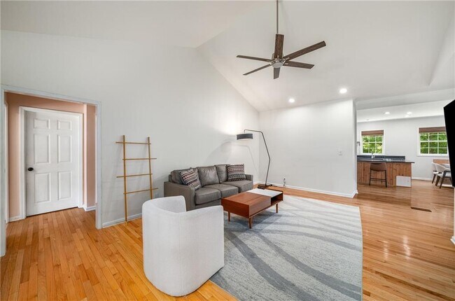 Foto del edificio - 109 Copper Ridge Dr