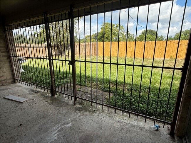 Foto del edificio - 2114 W Greens Rd
