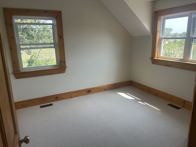 Building Photo - 305 Ferguson Rd