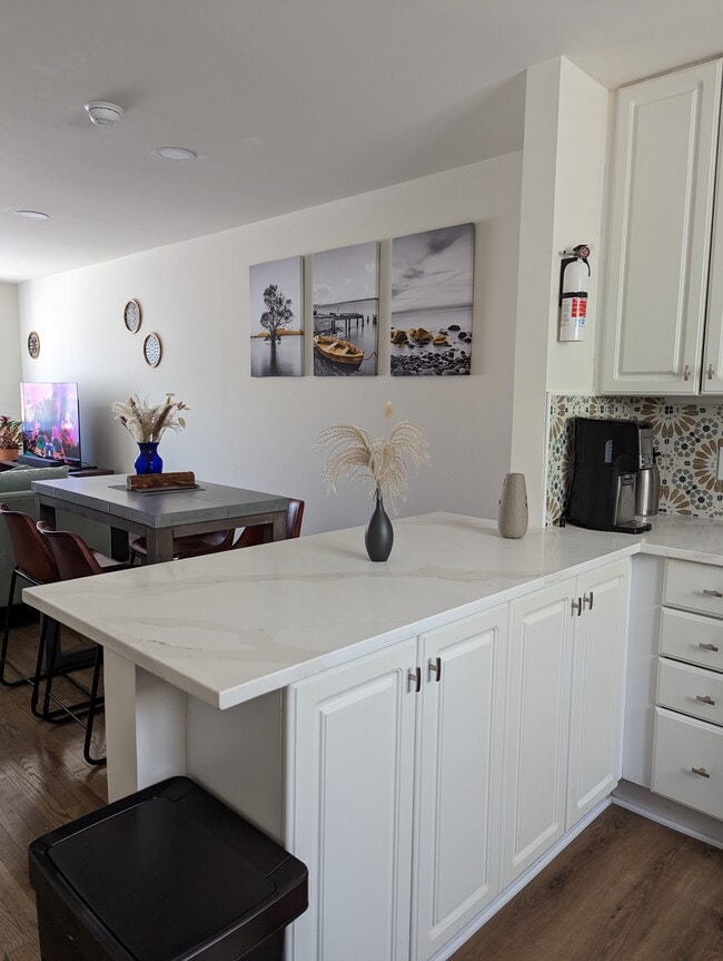 Kitchen - 9011 Manchester Rd