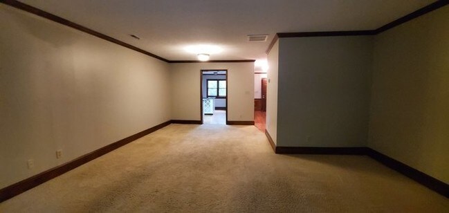 Building Photo - 7407 Newmans Lane.....Avail Early-mid Oct