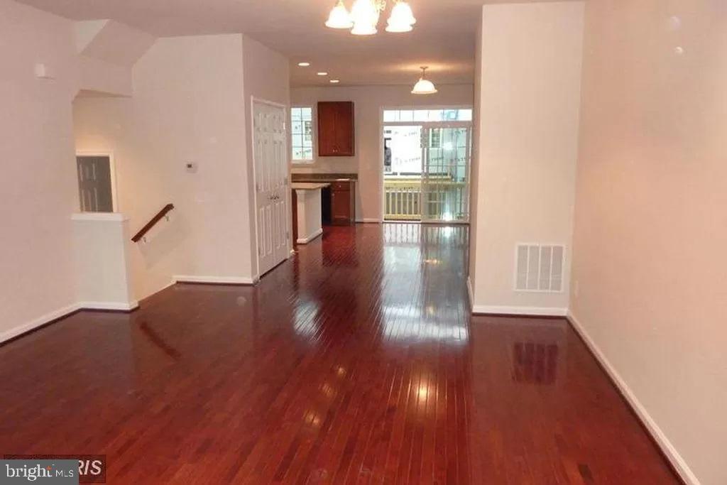 Primary Photo - 42725 Telford Terrace