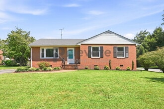 Building Photo - 2212 Drummond Dr