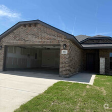 Building Photo - 3004 Buckthorn Dr