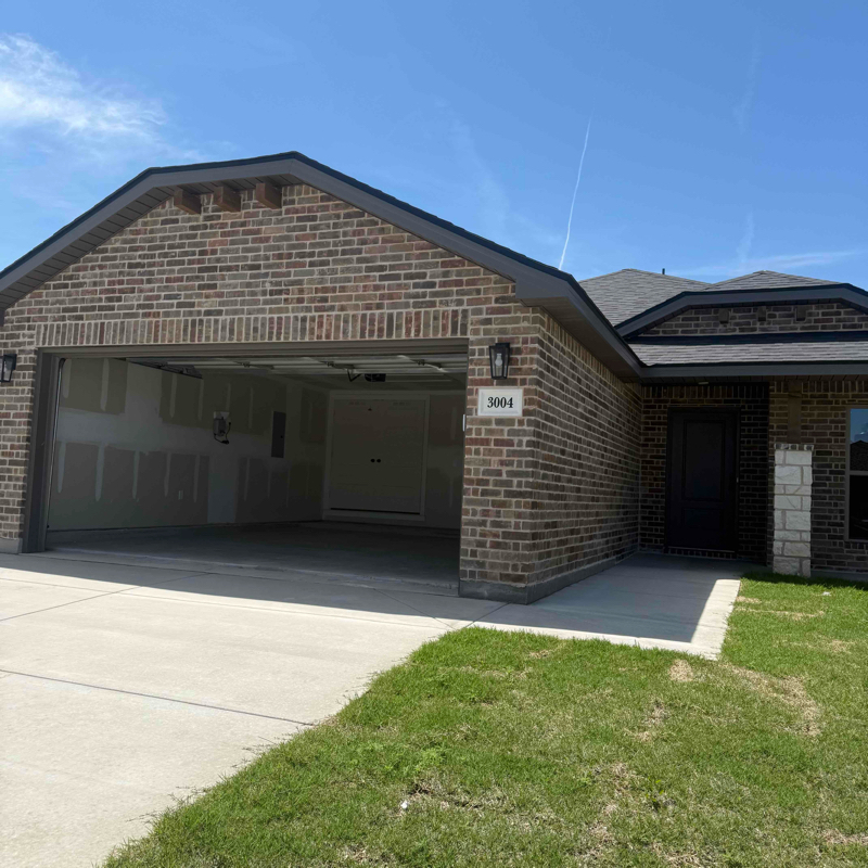 Primary Photo - 3004 Buckthorn Dr