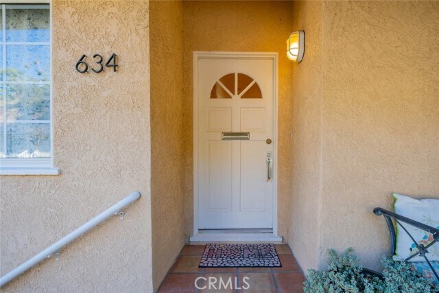 Building Photo - 634 Solway St