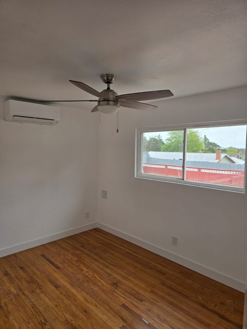 Building Photo - 351 Swan Way
