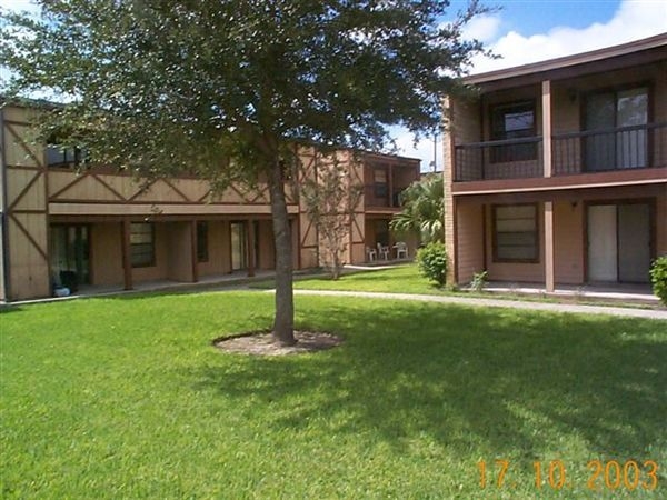 Primary Photo - Plaza Royale Apartments