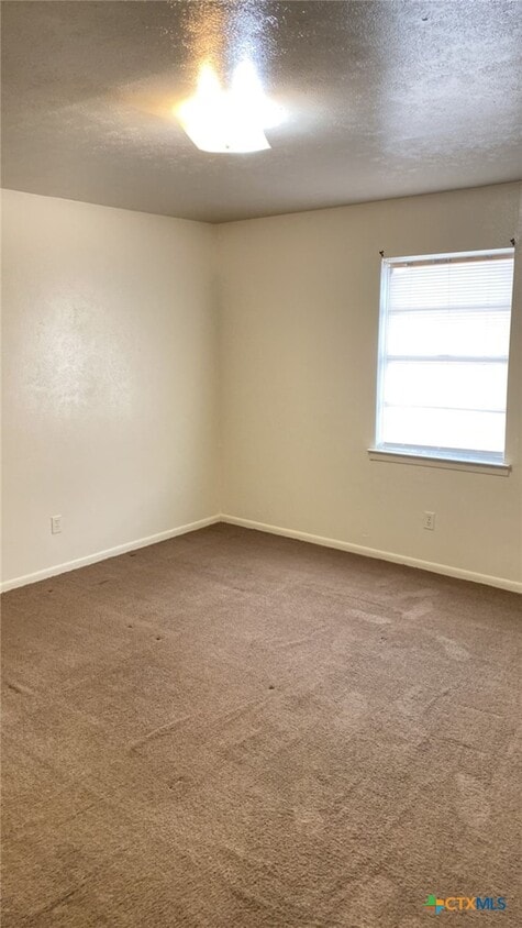 Building Photo - 1206 Urbantke Ct