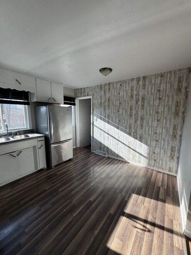 Foto del edificio - 3 bd 1ba charming home in Hudson IA for rent