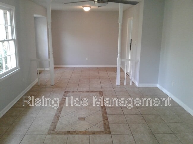 Building Photo - 1001 Christopher Dr