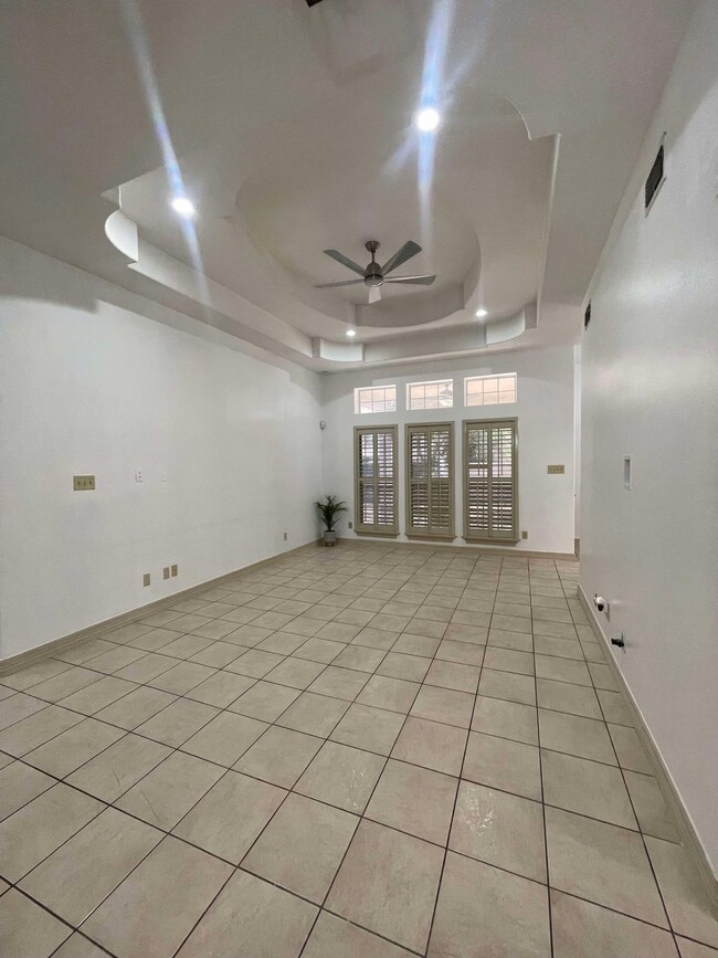 Foto del edificio - 1821 Lemonwood Dr