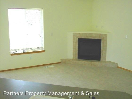 Building Photo - 2919 NW Golf Course Dr S