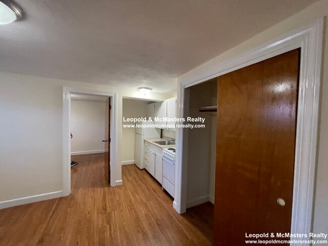 Building Photo - 171 Beacon St