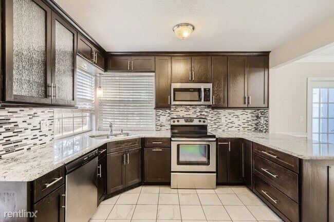 Building Photo - 4 br, 2 bath House - 1050 Sonoma Ct UNIT