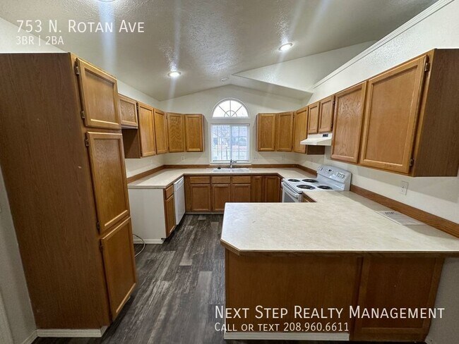 Foto del edificio - 3 Bed 2 Bath with RV Parking - Meridian