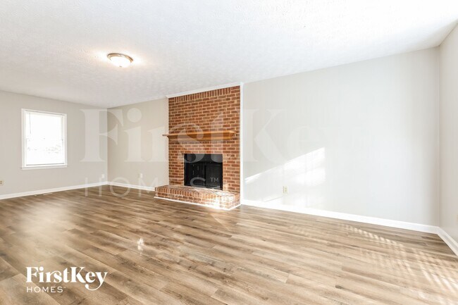Foto del edificio - 125 Wakefield Pl