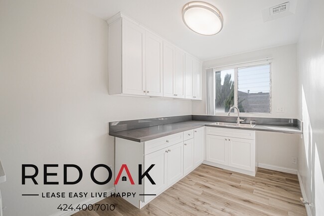 Building Photo - 1327 Laurel Ave