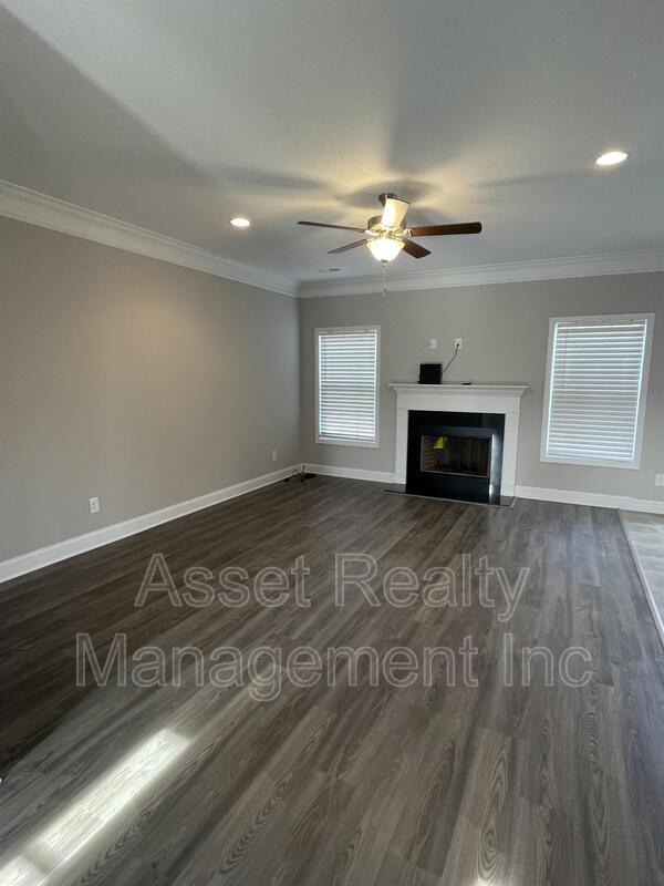 Foto del edificio - 7417 Rose Water Ln