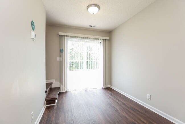 Foto del edificio - 1464 Rochester Dr