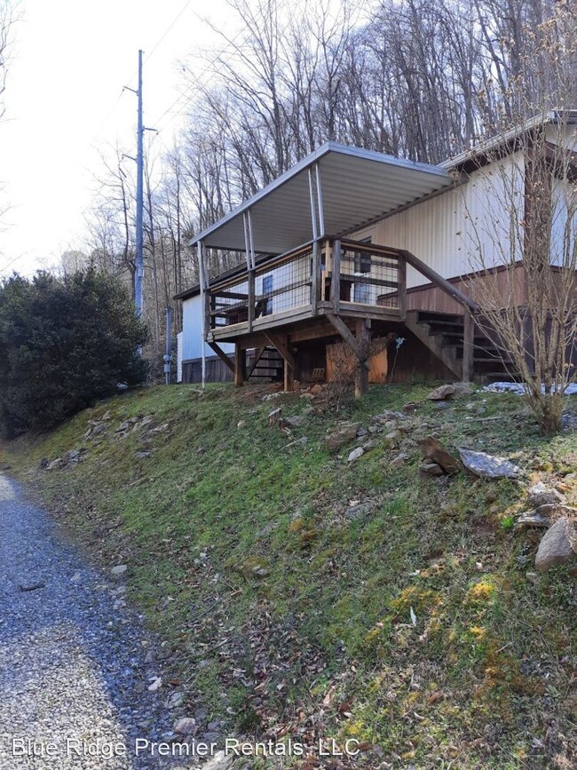 Foto del edificio - 2 br, 1 bath House - 462 Tunnel Mountain Road