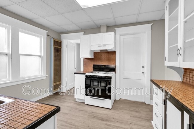 Building Photo - 1247 Hertel Ave