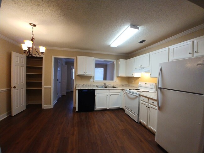 Building Photo - 3112 Fernridge Dr