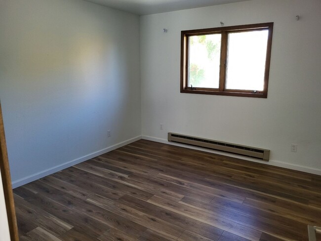 Building Photo - 4 Bedroom in desirable South Bozeman