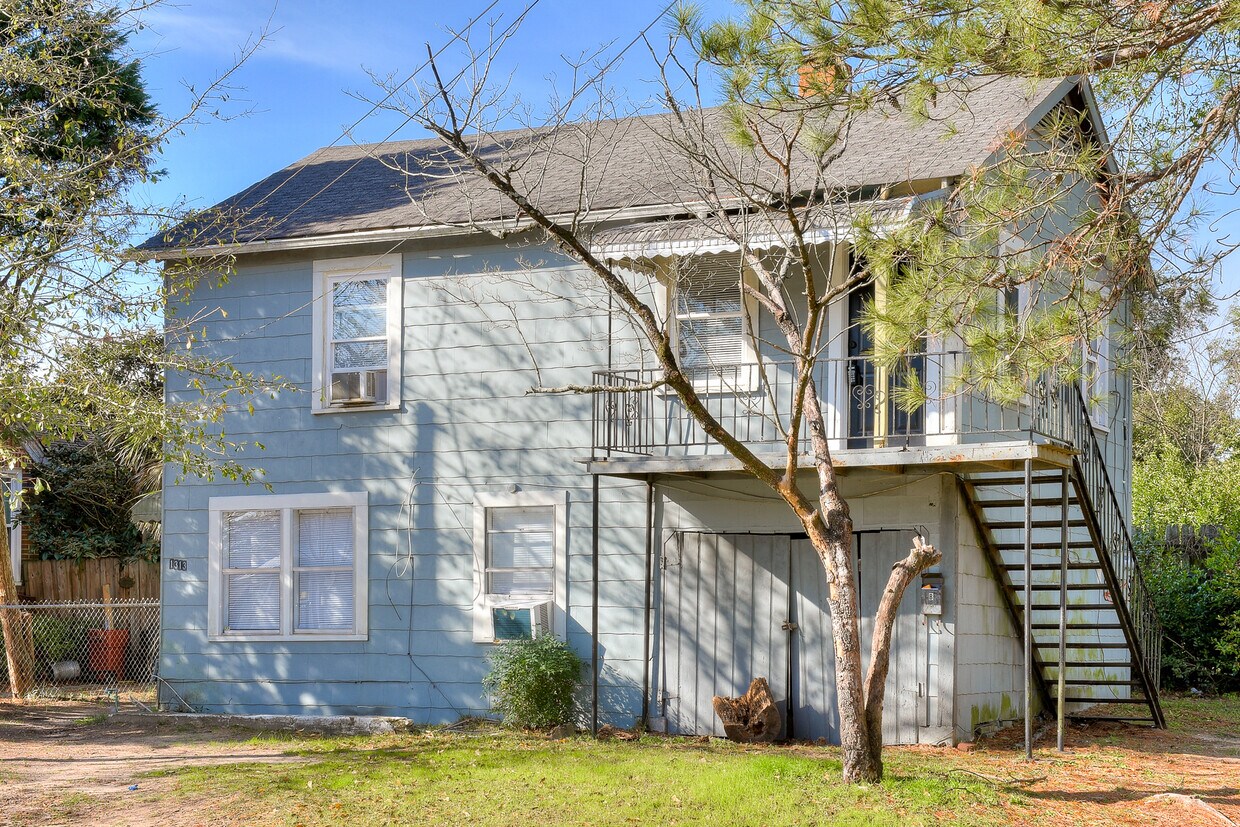 Primary Photo - 1313 Wilson St