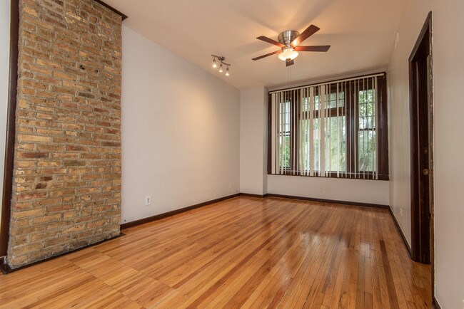 Foto del edificio - 2623 N Richmond St